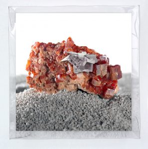 Radiances (thoughts oscillators on Vanadinite)